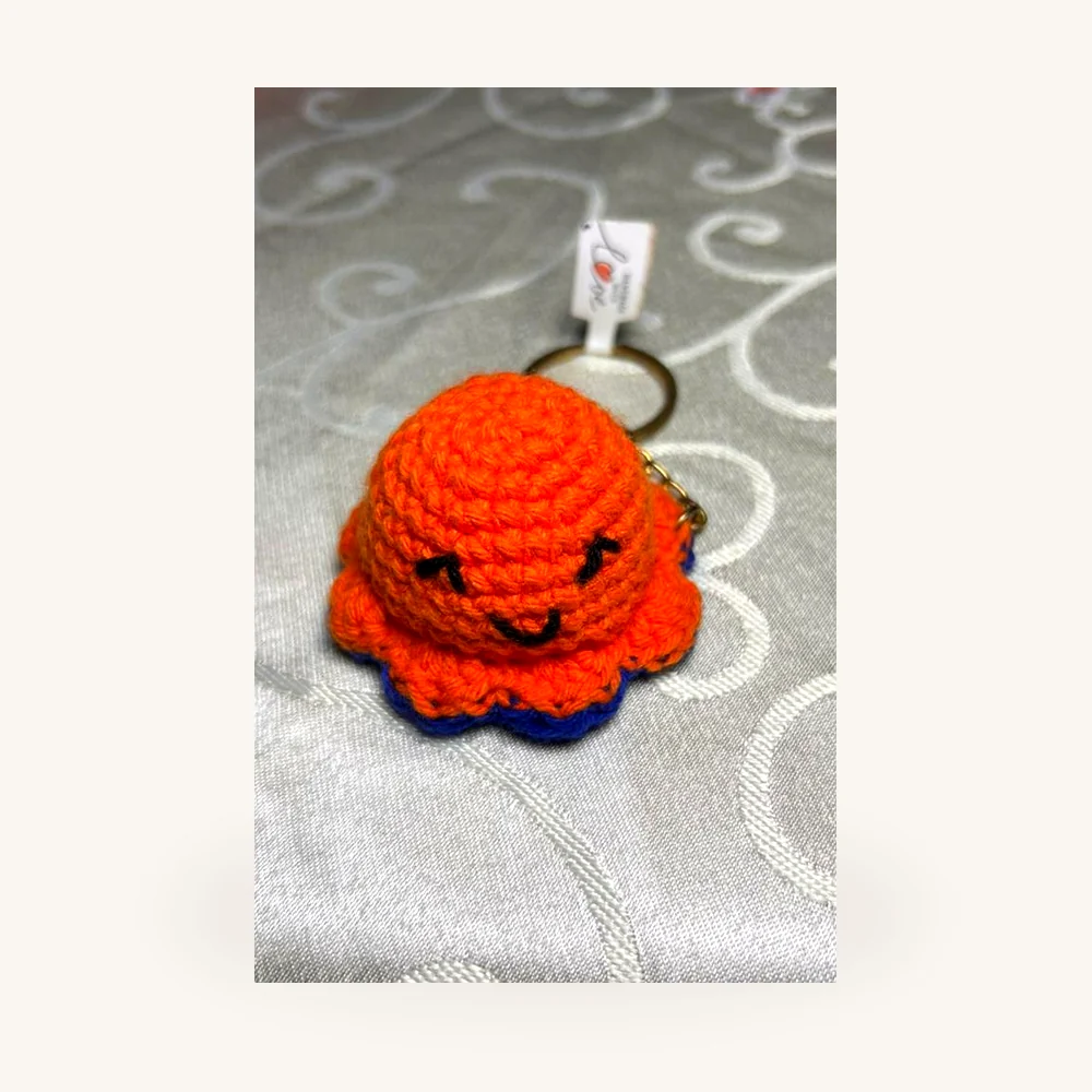 Tortuguita naranja tejida